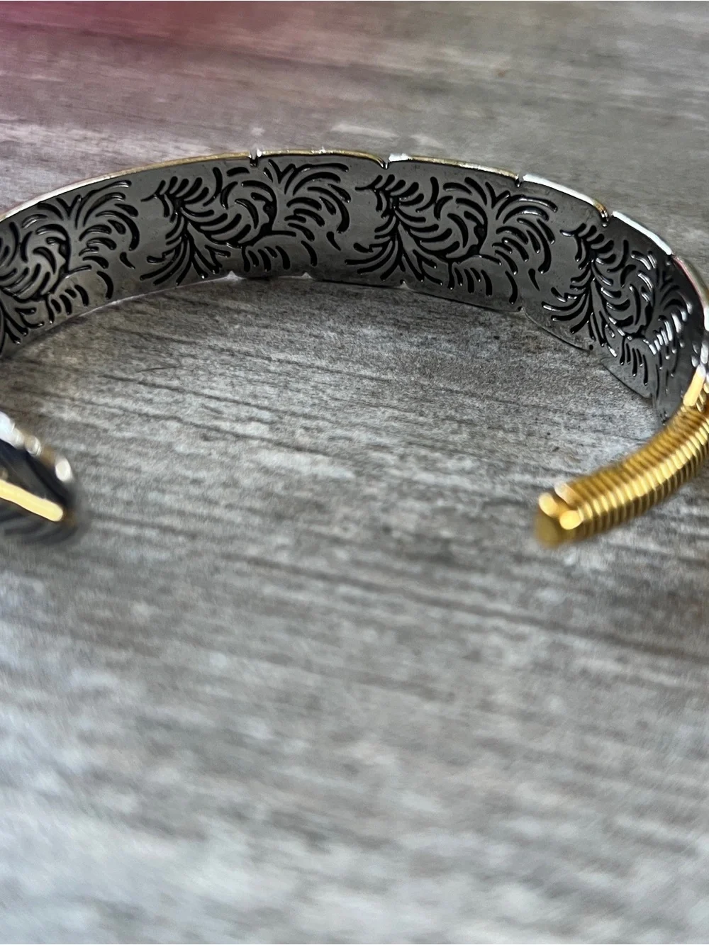 N/A stylish cuff